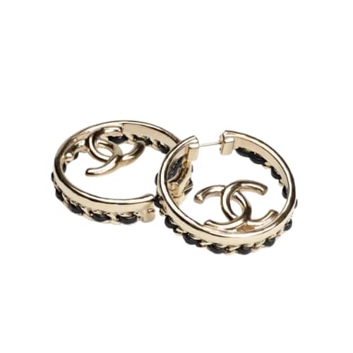 CHANEL GOLD TONED METAL WITH CC LOGO