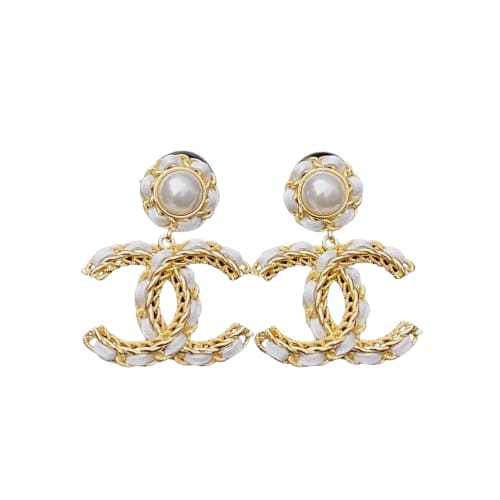 CHANEL WHITE LEATHER AND GOLD METAL EARRINGS