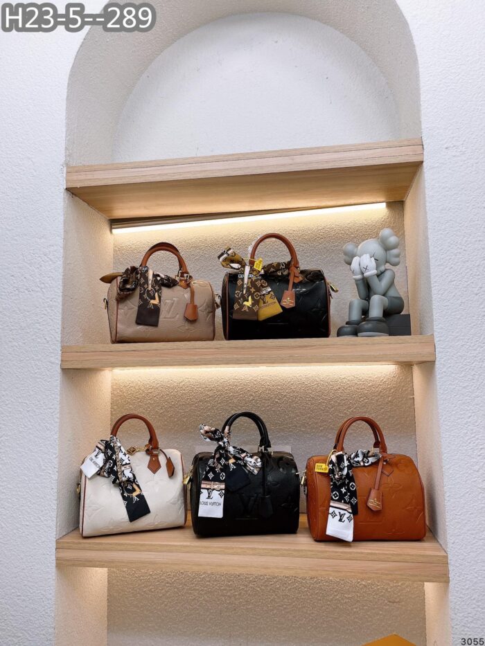 Alternative view of LOUIS VUITTON SPEEDY BANDOULIÈRE BEIGE 25CM