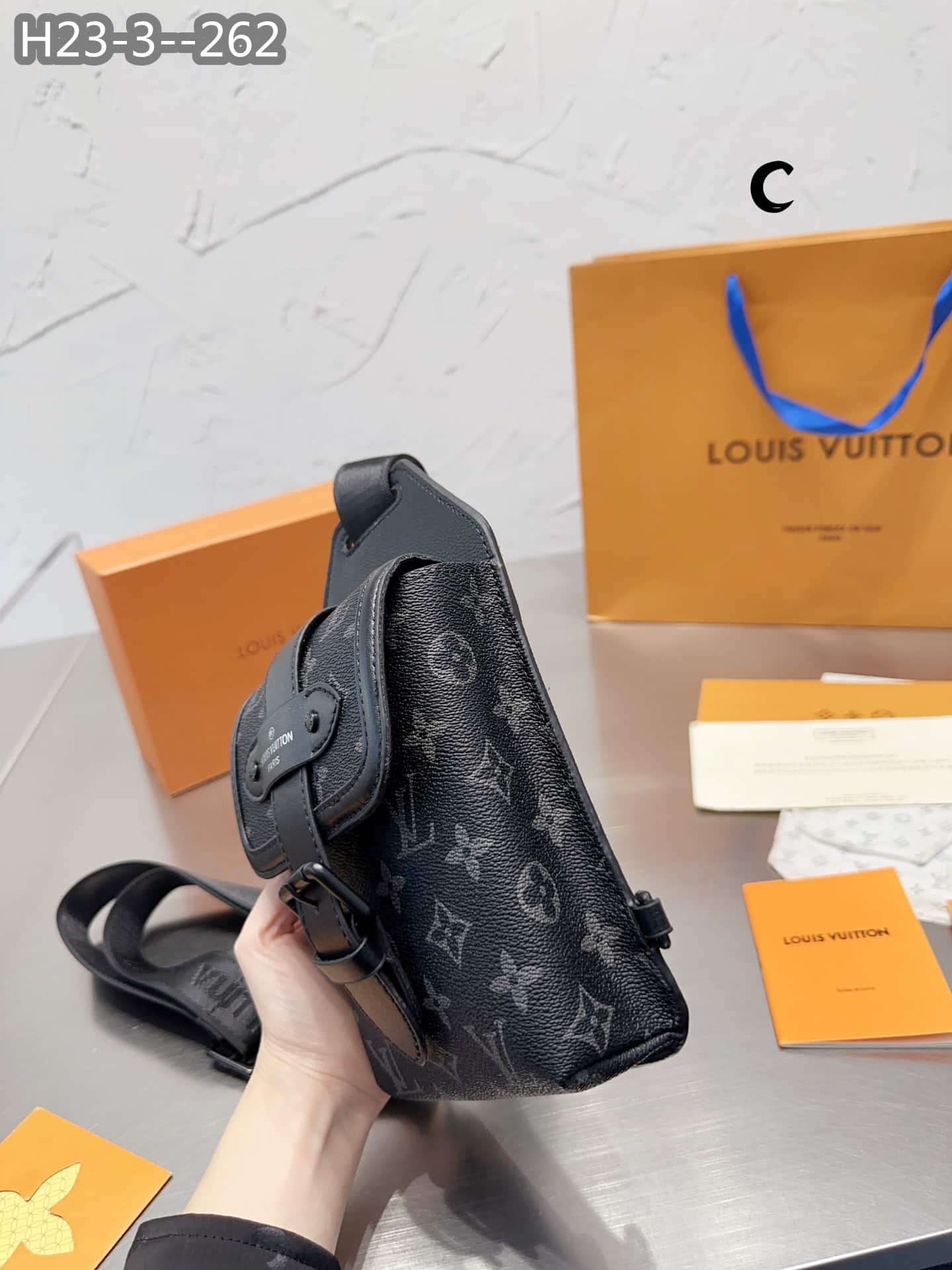 LOUIS VUITTON SAUMUR SLING BAG BLACK 21CM M45912 - Image 10