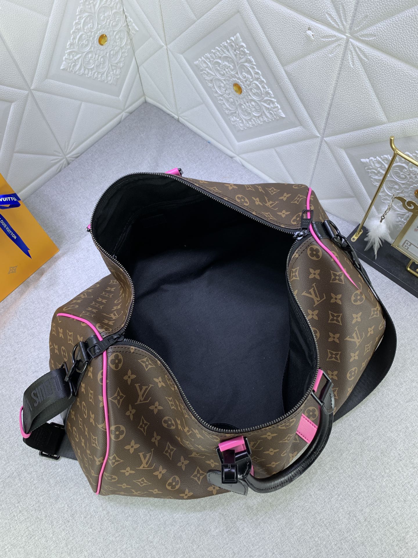 LOUIS VUITTON KEEPALL BANDOULIÈRE 50 BROWN AND PINK MACASSAR CANVAS M45866 - Image 3
