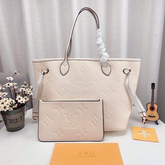 Alternative view of LOUIS VUITTON NEVERFULL FULL CREAM MM 32CM M46676