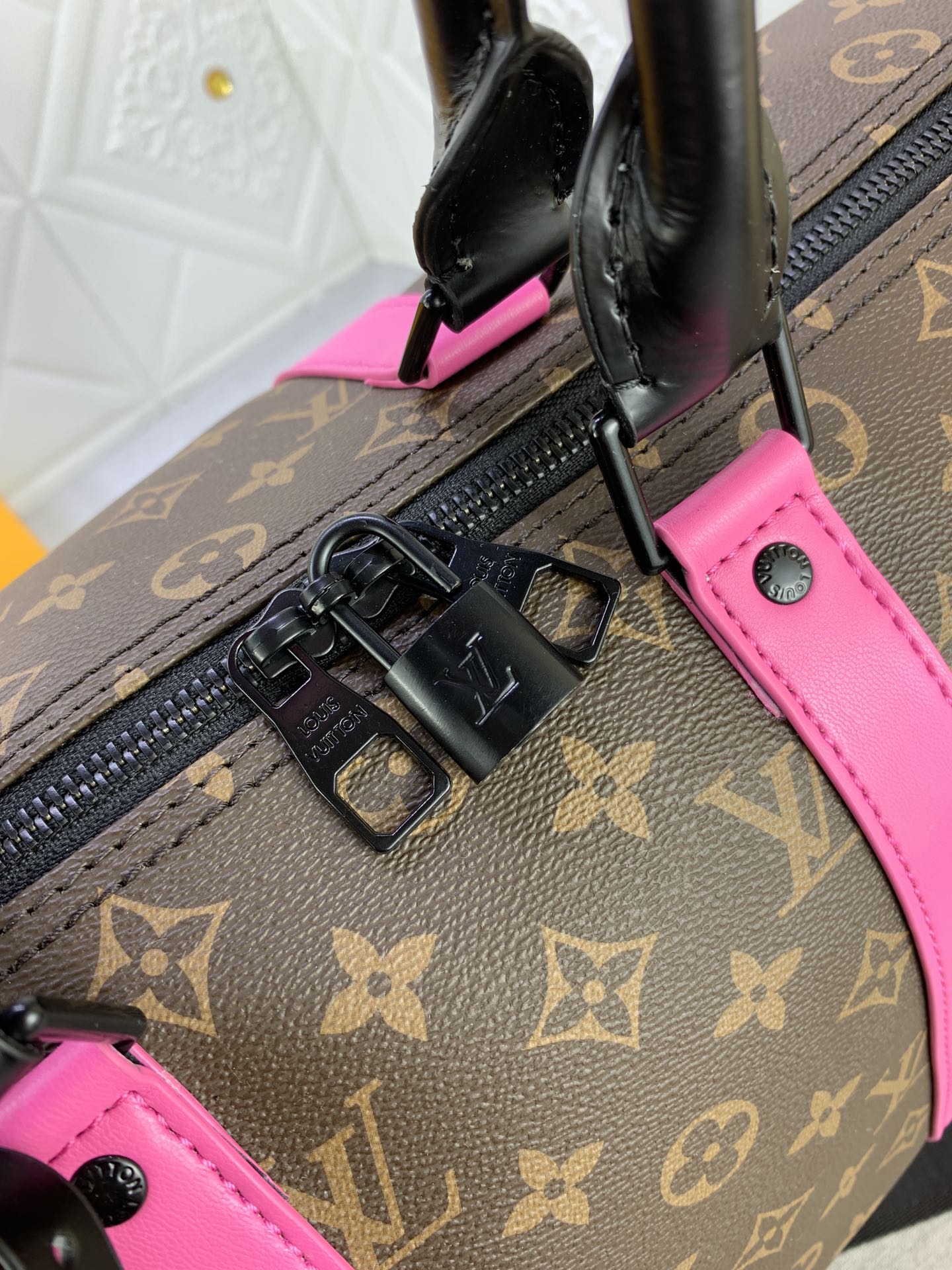 LOUIS VUITTON KEEPALL BANDOULIÈRE 50 BROWN AND PINK MACASSAR CANVAS M45866 - Image 5