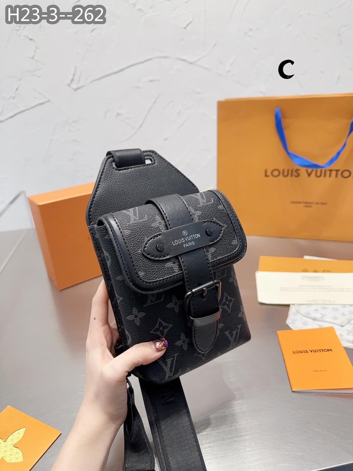 LOUIS VUITTON SAUMUR SLING BAG BLACK 21CM M45912 - Image 6