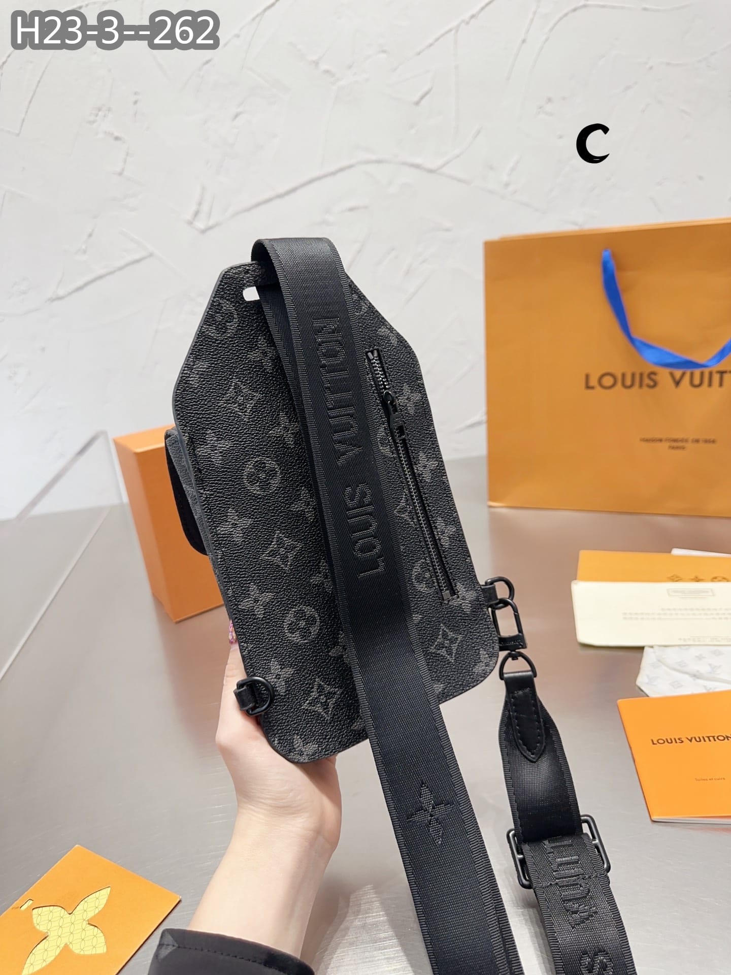 LOUIS VUITTON SAUMUR SLING BAG BLACK 21CM M45912 - Image 7