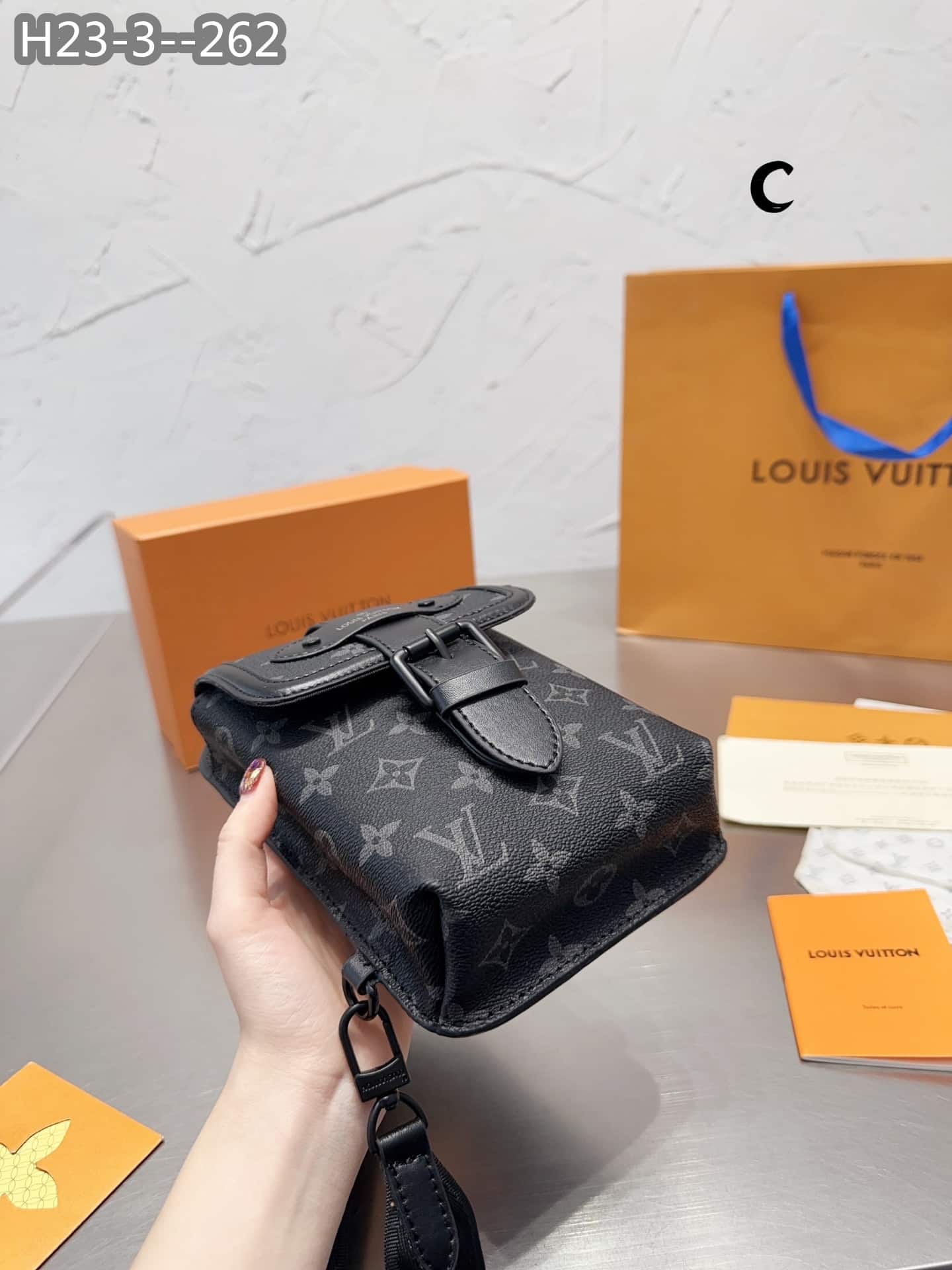 LOUIS VUITTON SAUMUR SLING BAG BLACK 21CM M45912 - Image 8