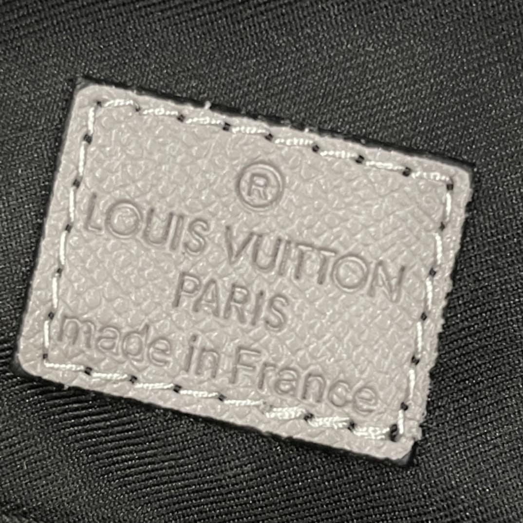 LOUIS VUITTON OUTDOOR SLING BAG GREY 21CM - Image 7