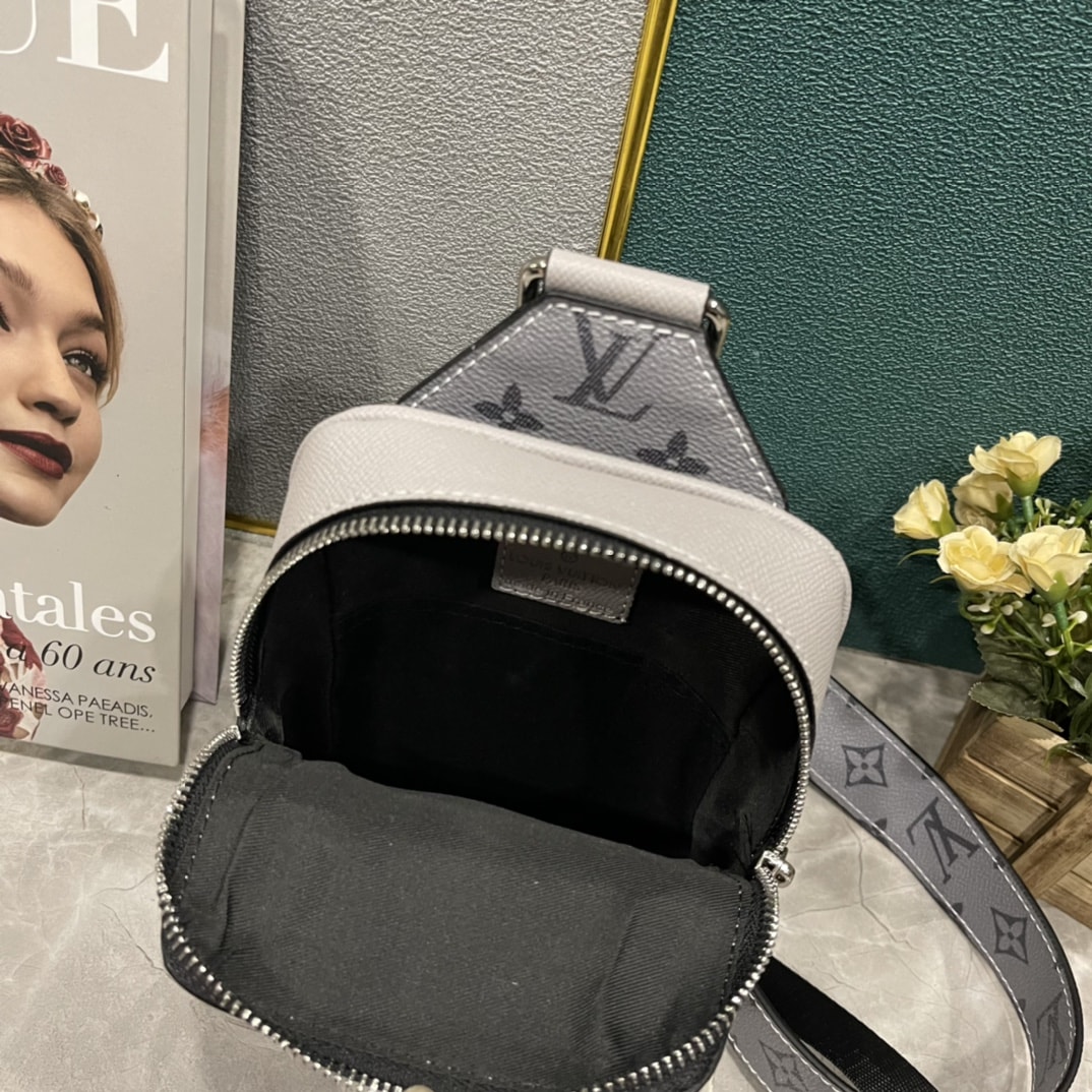 LOUIS VUITTON OUTDOOR SLING BAG GREY 21CM - Image 4