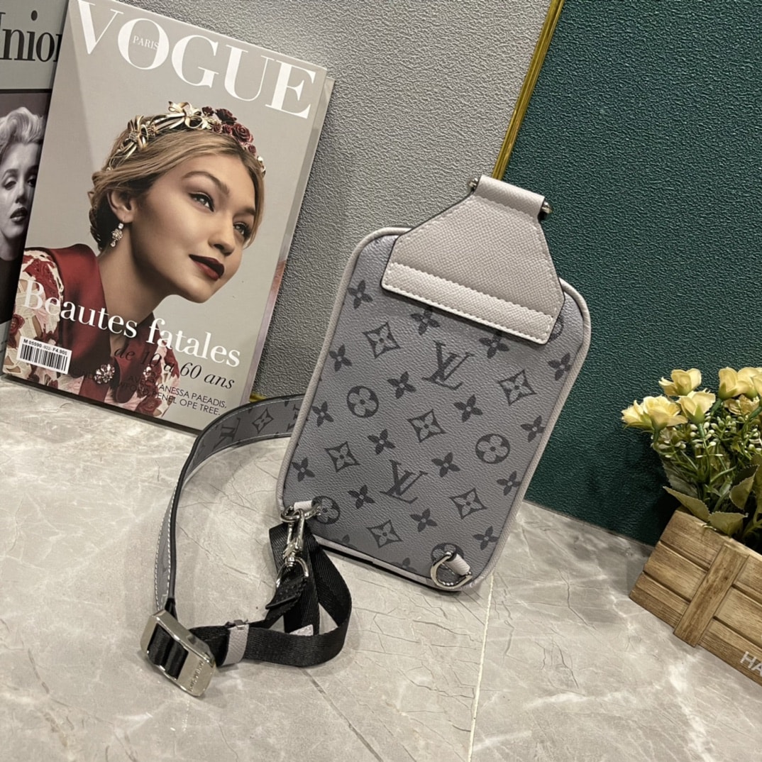 LOUIS VUITTON OUTDOOR SLING BAG GREY 21CM - Image 3