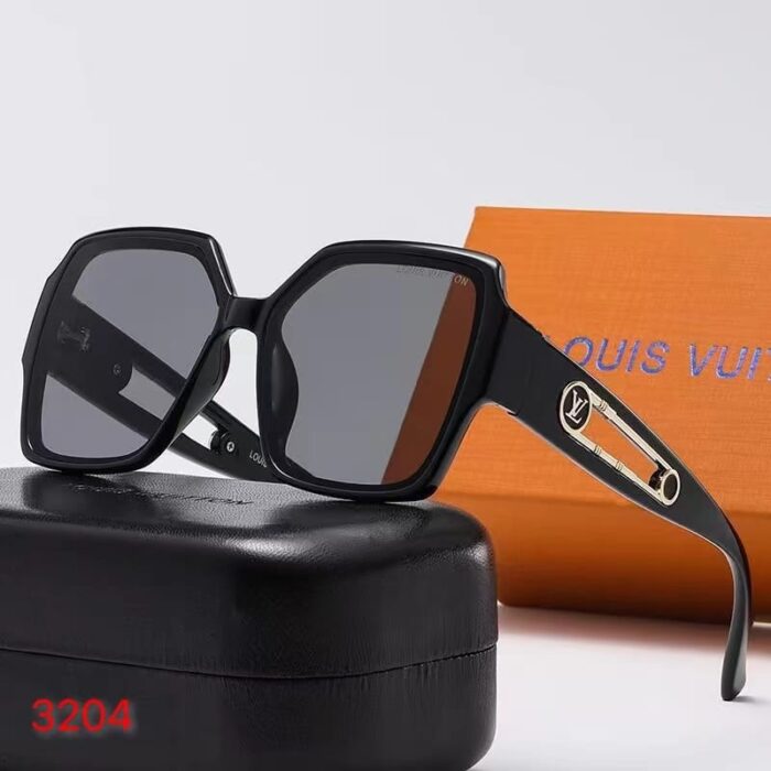 Alternative view of LOUIS VUITTON SQUARE strongLACK SUNGLASSES