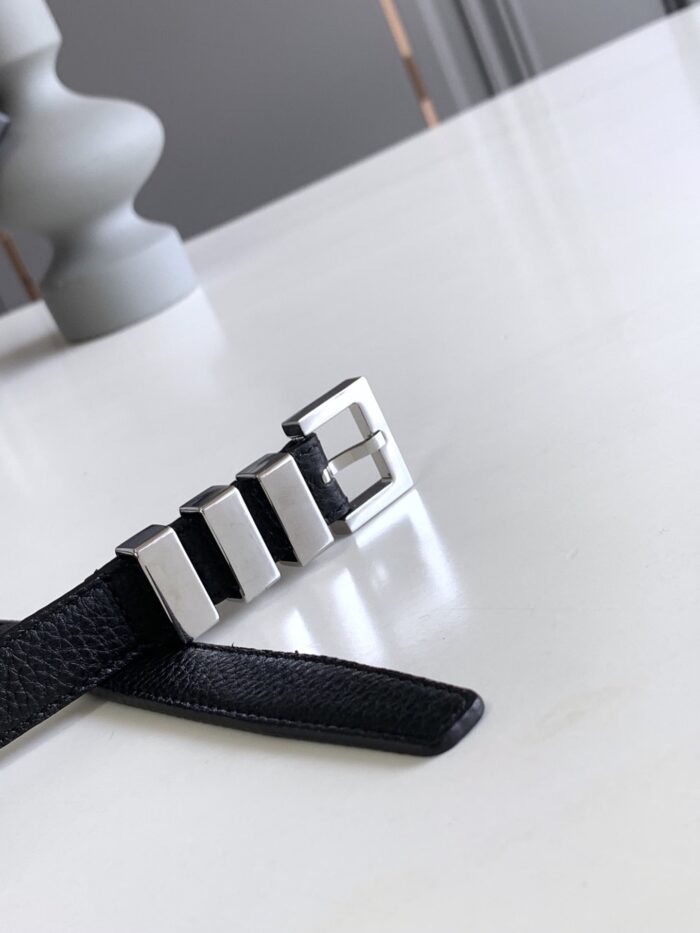 Alternative view of SAINT LAURENT BLACK 3 PASSANTS BLACK AND SILVER BELT 3146292551