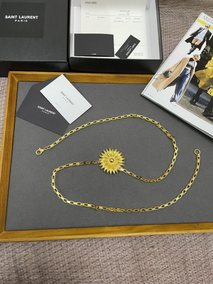 Alternative view of SAINT LAURENT FLOWER CHAIN BELT