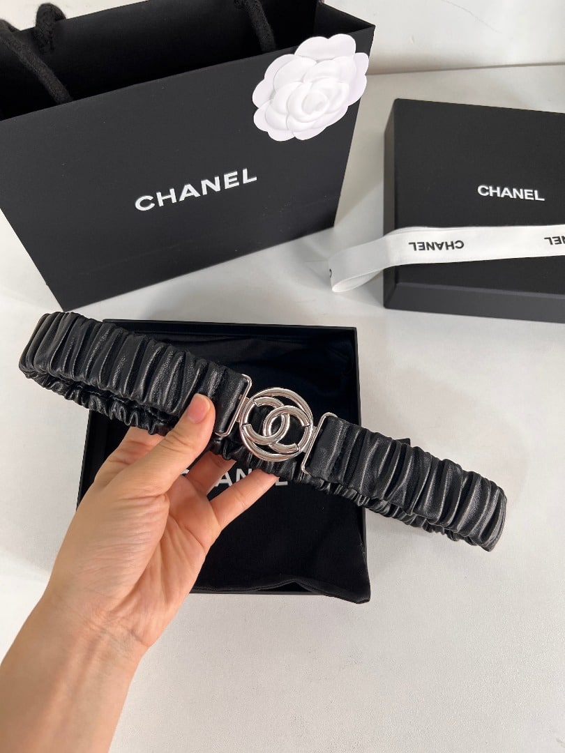 CHANEL CALFSKIN BETL WITH SILVER CC LOGO 30MM - Image 2