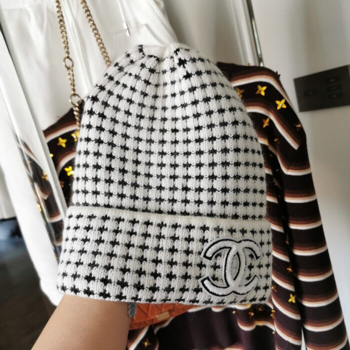 Alternative view of CHANEL CC WOOL BEANIE WHITE
