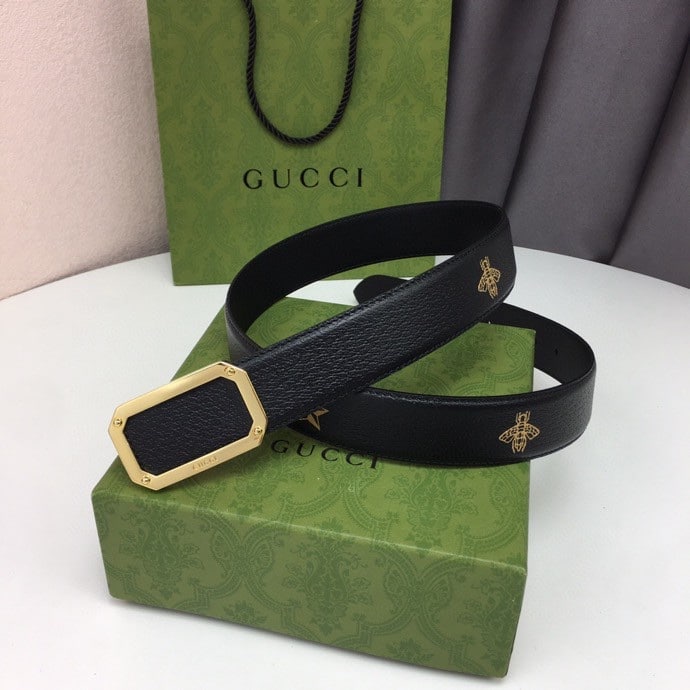 Alternative view of GUCCI BLACK BELT WITH SQUARE GOLD BUCKLE AND BEE STAR  35MM