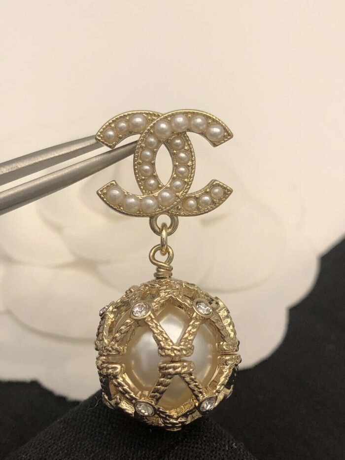 Alternative view of CHANEL GOLD CAGED PEARL EARRINGS