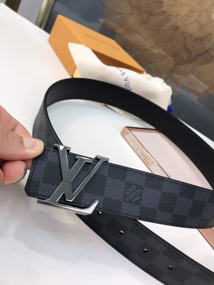 Alternative view of LOUIS VUITTON CEINTURE LV INITIALES REVERSIBLE 4CM