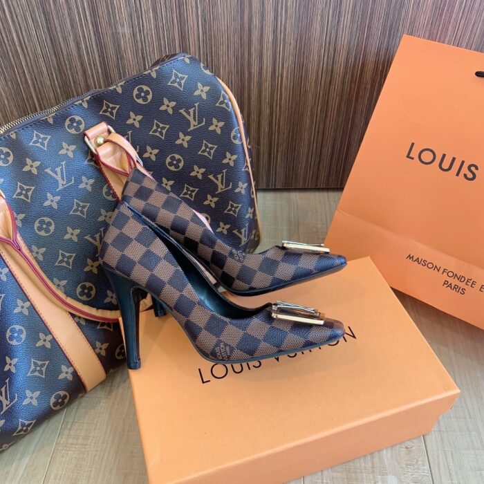 Alternative view of LOUIS VUITTON MADELEINE PUMPS CARO