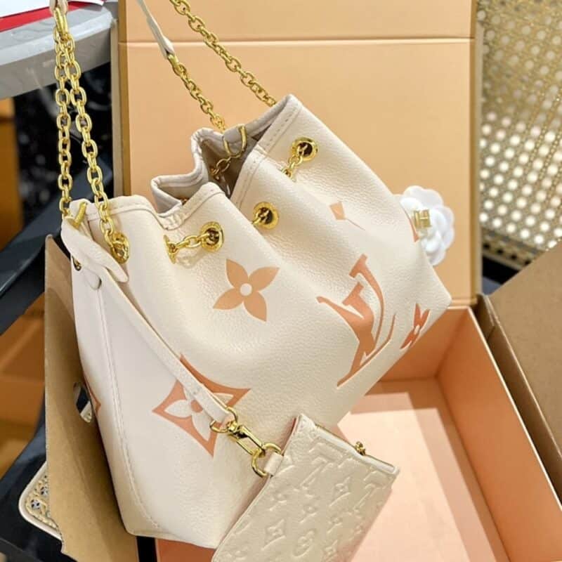 Alternative view of LOUIS VUITTON SUMMER BUNDLE BAG BEIGE 28CM M46545