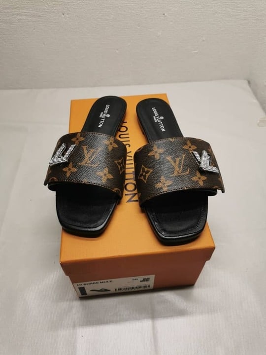 Alternative view of LOUIS VUITTON SHAKE FLAT MULE MONOGRAM