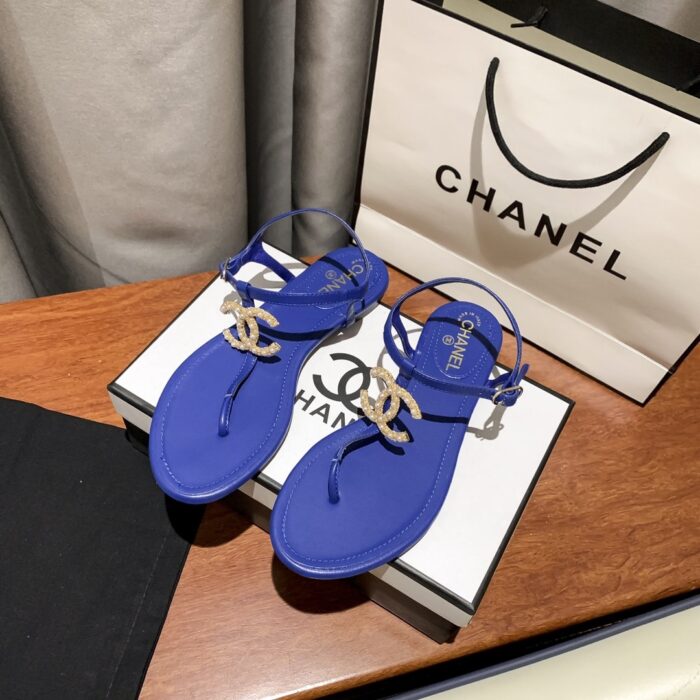 Alternative view of CHANEL GOLD PEARL CC LOGO THONG SANDALS BLUE