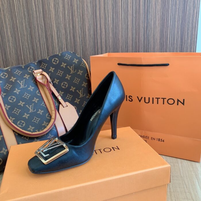 Alternative view of LOUIS VUITTON MADELEINE DARK BLUE PUMPS