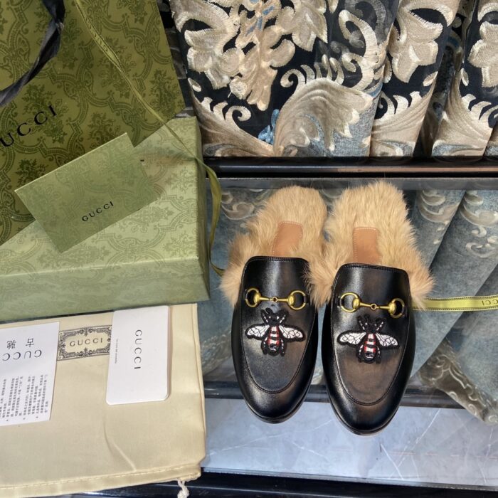 Alternative view of GUCCI WOMEN’S PRINCETOWN SLIPPER WITH BEE BLACK 456133 DKHH0 1063