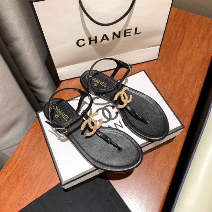 Alternative view of CHANEL GOLD PEARL CC LOGO THONG SANDALS BLACK