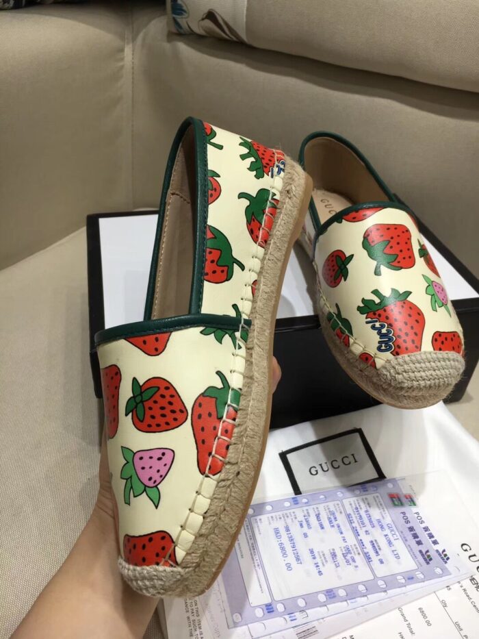 Alternative view of GUCCI WOMEN'S GG SUPREME SLIP-ON STRAWBERRY WHITE