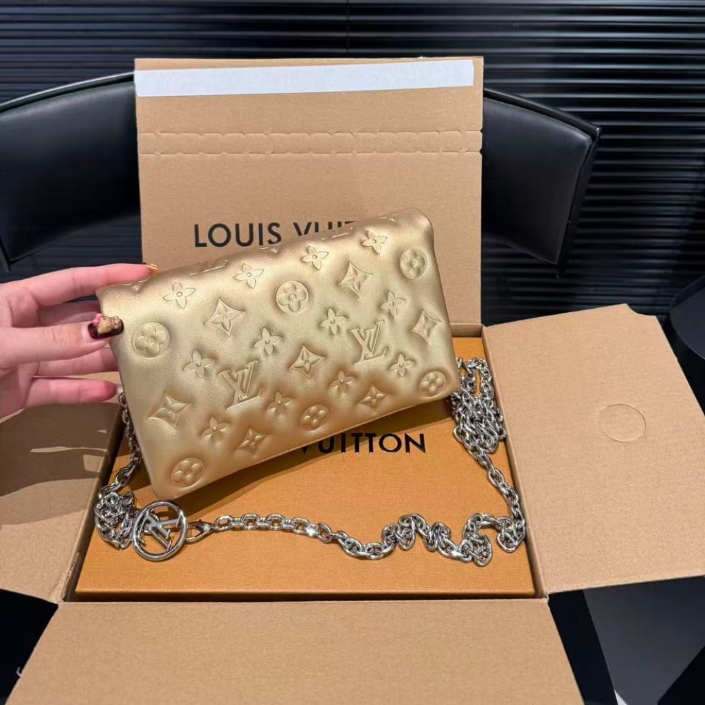 Louis Vuitton Pochette Coussin Monogram Gold 20Cm M80999 - Image 4