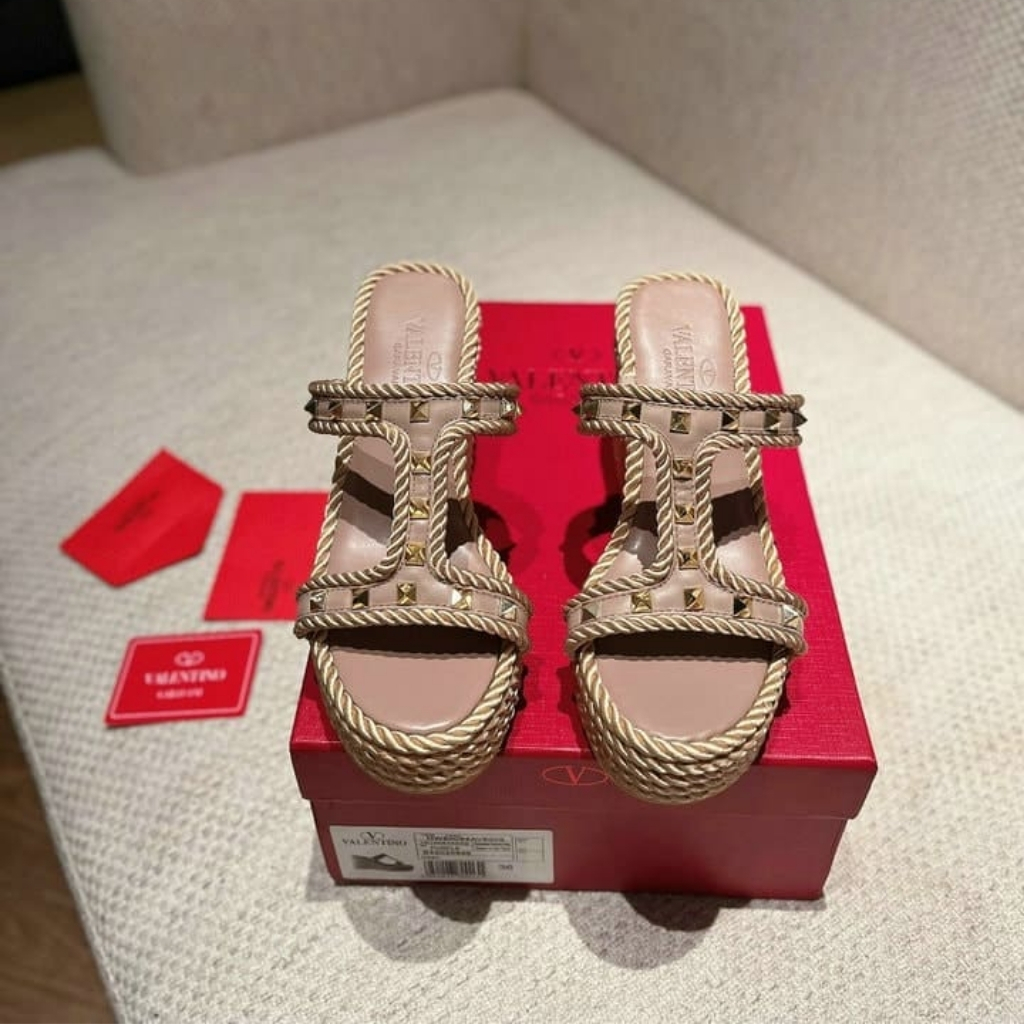 Valentino Garavani Rockstud Wedge Sandal Dark Pink - Image 2