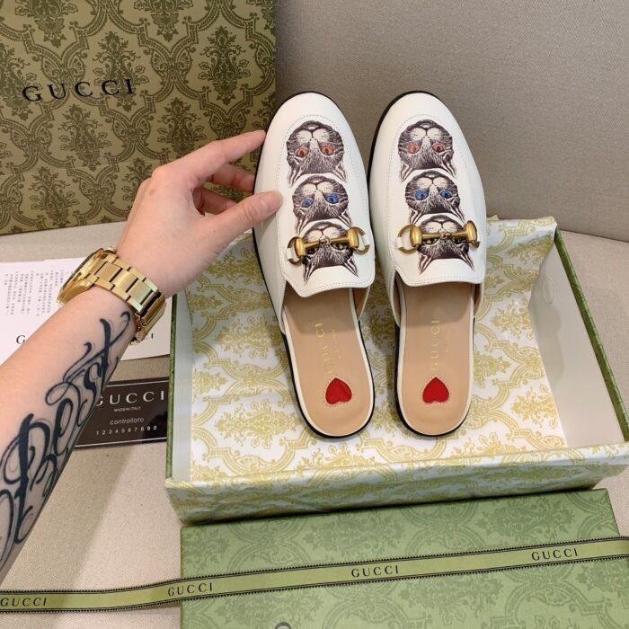 Alternative view of GUCCI PRINCETOWN LEATHER SLIPPER WITH THREE LITTER CAT