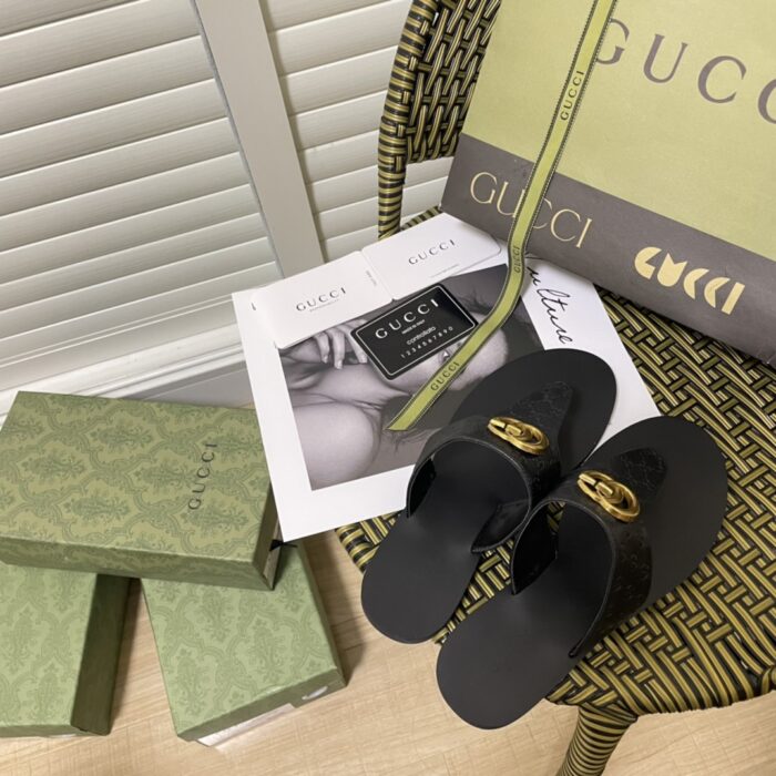 Alternative view of GUCCI GG-STUD LEATHER THONG SANDALS BLACK