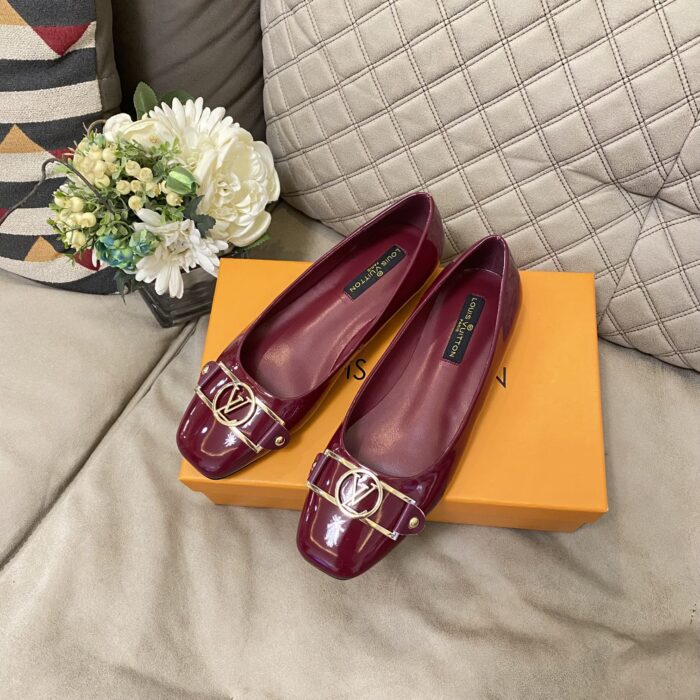 Alternative view of LOUIS VUITTON SIGNATURE LV LOGO SHINY WINE RED BALLERINA