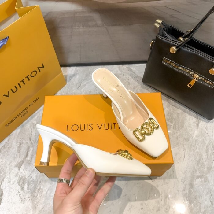 Alternative view of LOUIS VUITTON LV SQUARE TOE WHITE PUMP