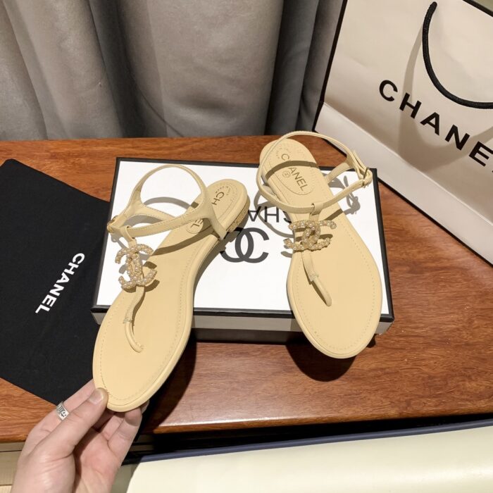 Alternative view of CHANEL GOLD PEARL CC LOGO THONG SANDALS BEIGE