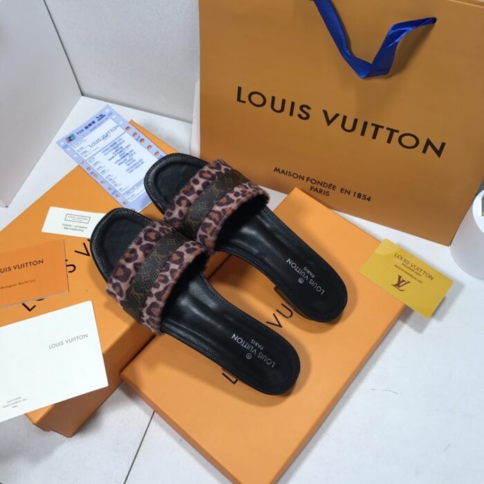 Alternative view of LOUIS VUITTON LEOPARD FLAT MULE MONOGRAM