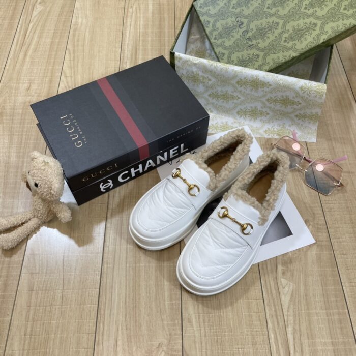 Alternative view of GUCCI FLEECE COLLAR WHITE LOAFERS