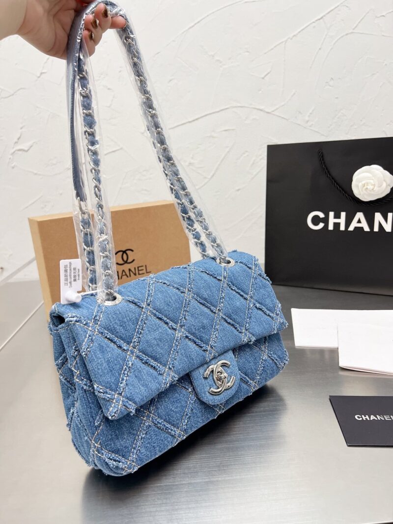 Alternative view of CHANEL CC CHAIN FLAP QUILTED DENIM JUMBO BLUE 25CM