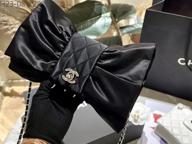 Alternative view of CHANEL CLUTCH BAG BLACK 25CM AS4098 B13245 94305