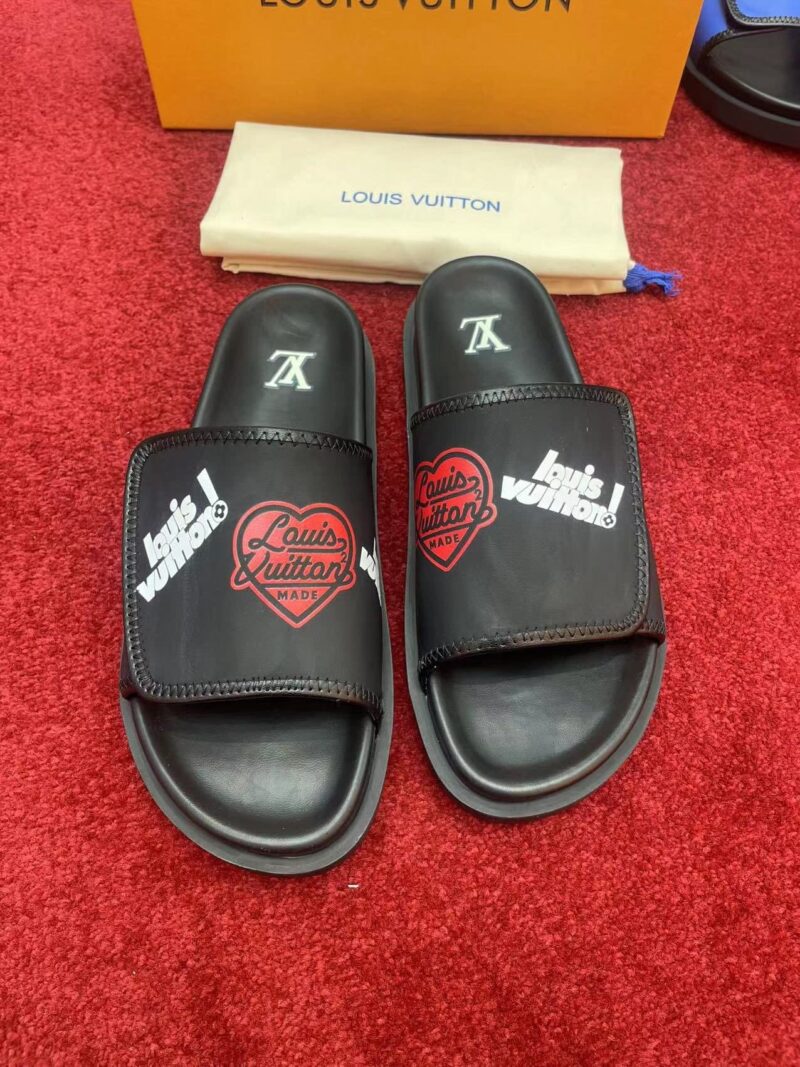 Alternative view of LOUIS VUITTON HEART FLAT SLIDES BLACK