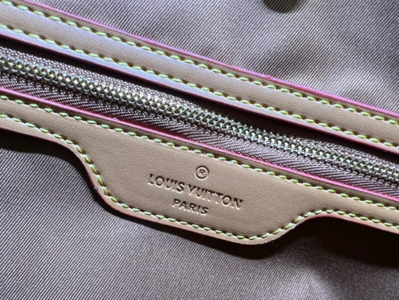 Alternative view of LOUIS VUITTON BATIGNOLLES VERTICAL TOTE BAG 38CM M51154