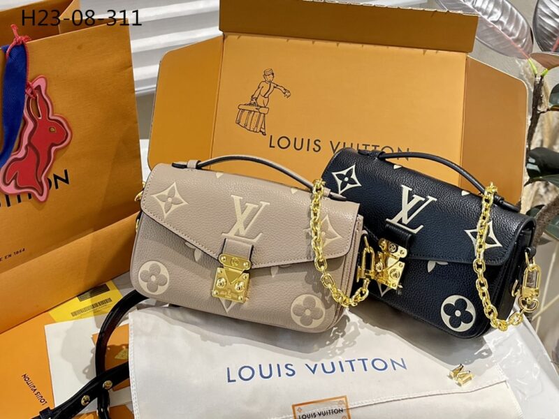 Alternative view of LOUIS VUITTON POCHETTE MÉTIS EAST WEST BAG BLACK BEIGE 21CM M46596