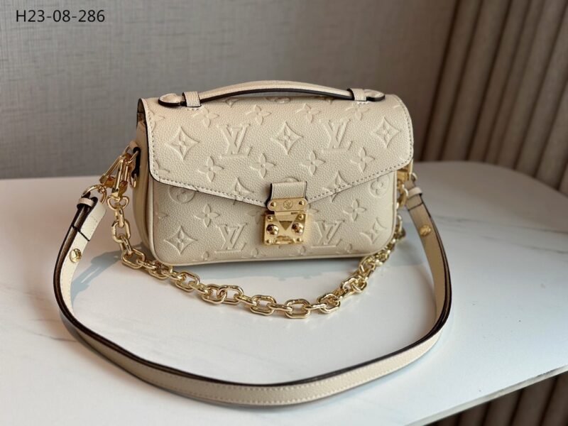 Alternative view of LOUIS VUITTON POCHETTE MÉTIS EAST WEST BAG CREAM 21CM M22942