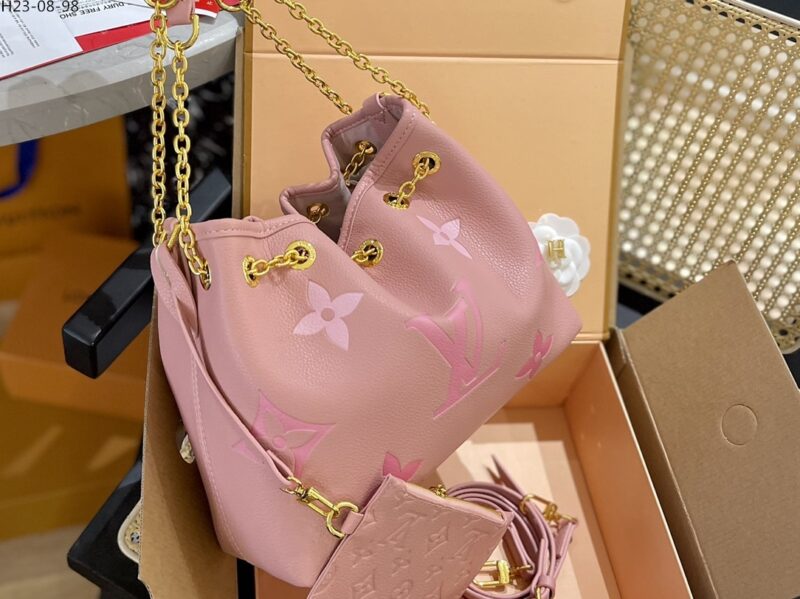 Alternative view of LOUIS VUITTON SUMMER BUNDLE BAG PINK 28CM M46492