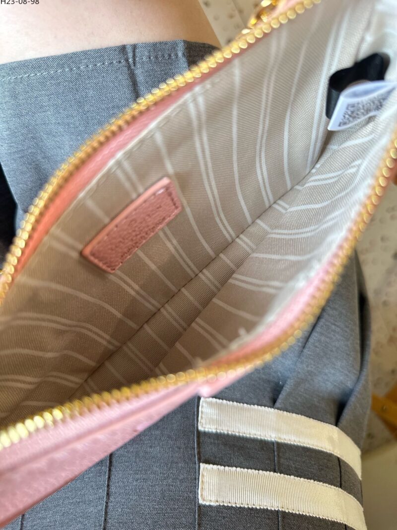 Alternative view of LOUIS VUITTON EASY POUCH PINK 26CM M82346