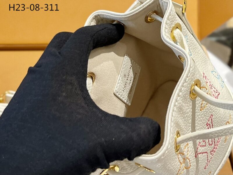 Alternative view of LOUIS VUITTON NANOE HANDBAG WHITE 16CM M23088