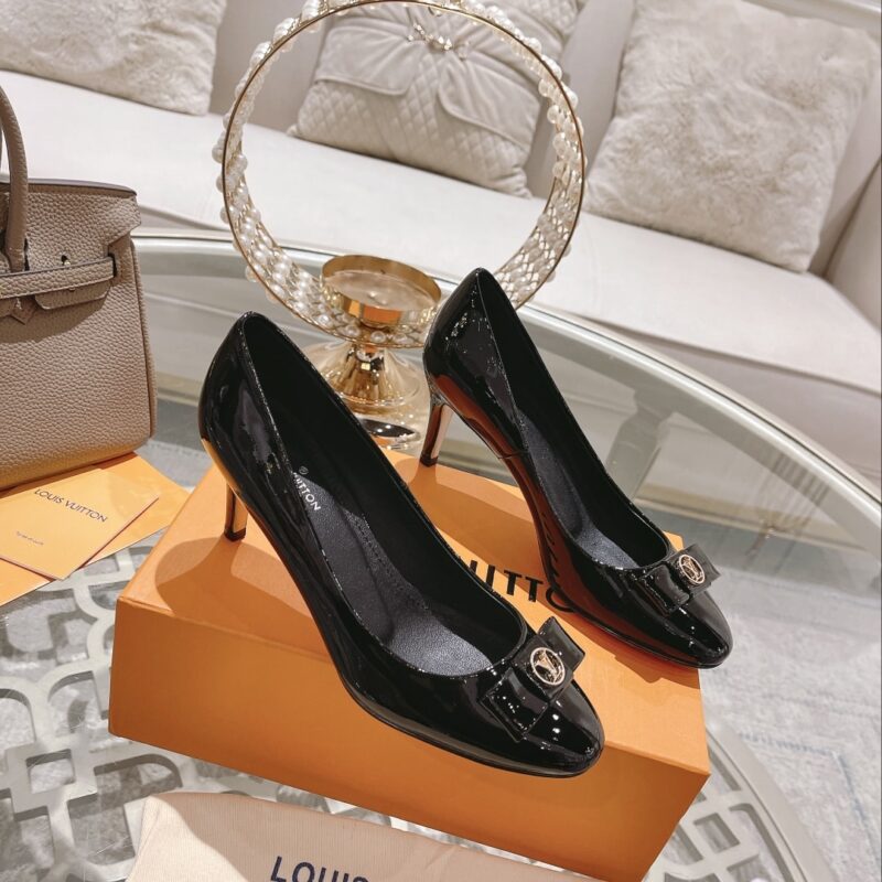 Alternative view of LOUIS VUITTON PATENT LEATHER PUMPS BLACK