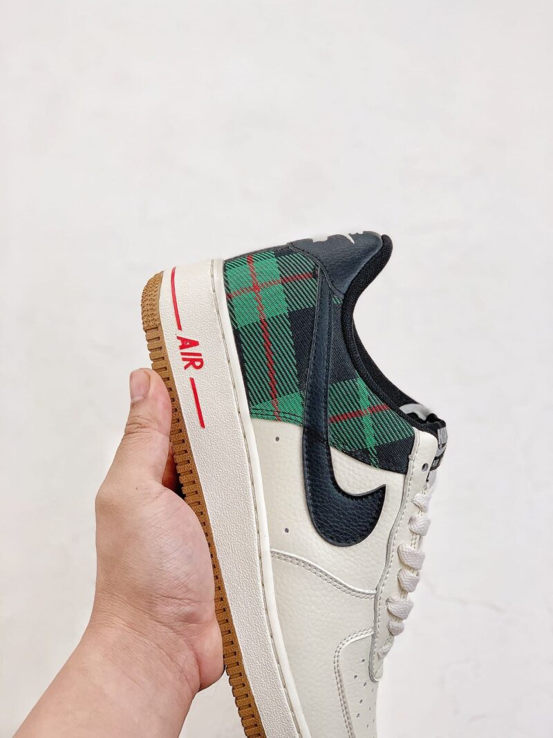 Alternative view of NIKE AIR FORCE 1 07 LX DV0791100