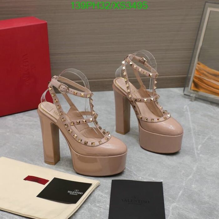 Alternative view of VALENTINO ROCKSTUD PLATFORM PUMP IN PATENT LEATHER BEIGE